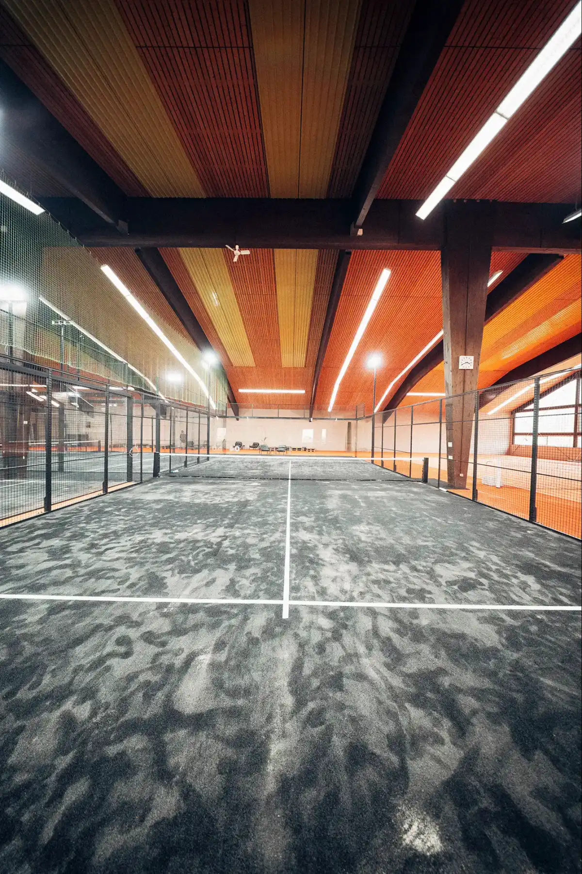 Padel-Courts in der Halle